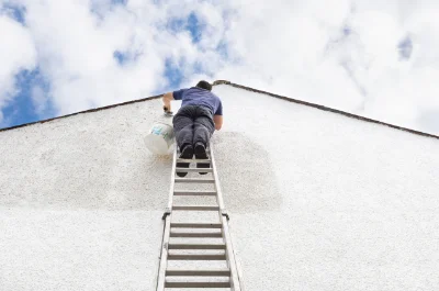 Peinture extérieure à Auge — façades et ravalement